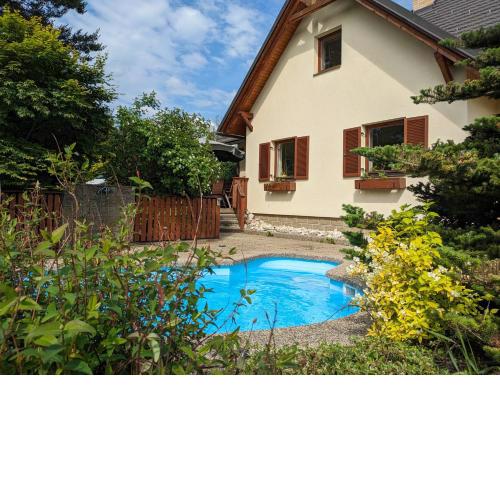 Villa Lena s bazénem