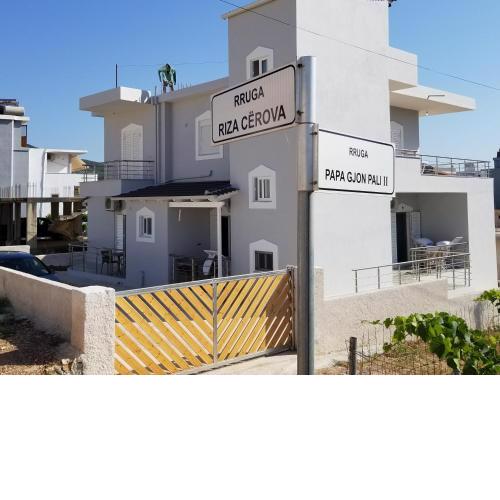 villa leni oruci