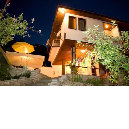 Villa Lily