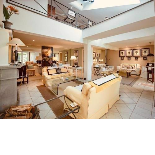 Villa-Limonaia-luxury-3-BR-villa-with-pool-near-Florence-in-Tuscany