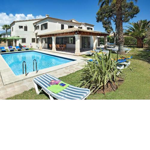 Villa Llenaire Gran 3 min Walk to the Beach