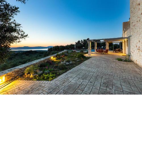 Villa Luni