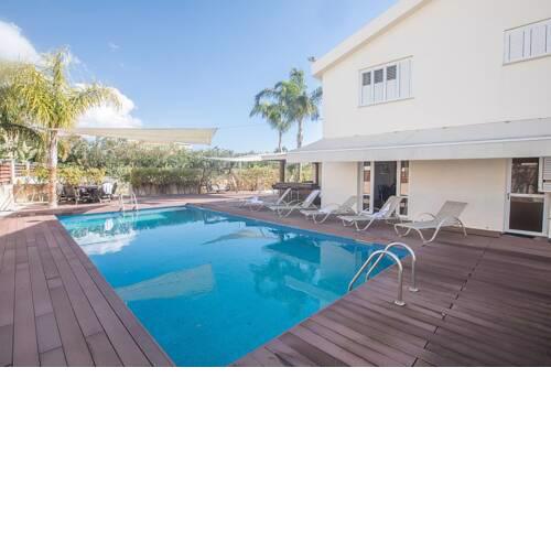 Villa Magusta - Modern 4 Bedroom Ayia Thekla Villa with Pool - Close to the Beach