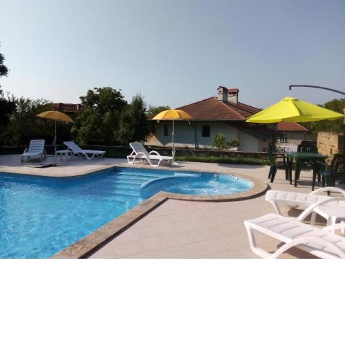 Villa Manoya