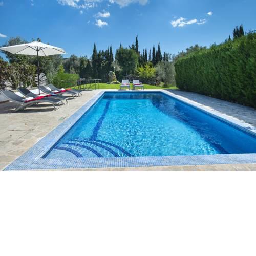 Villa March Walking Distance to the Old Town