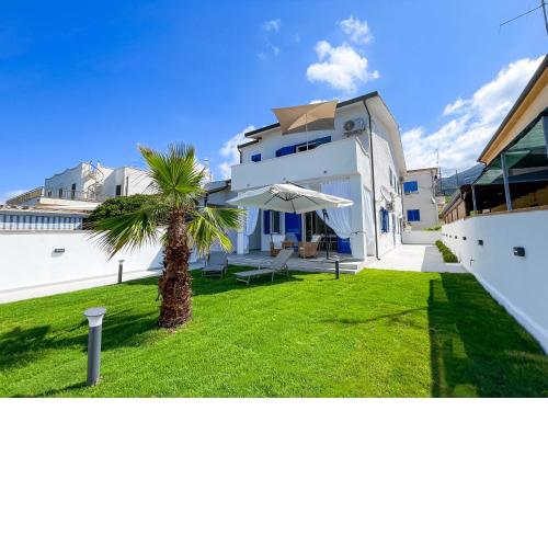 Villa Marisa - Villa di Lusso Fronte Spiaggia