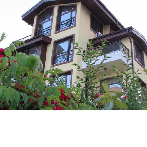 Villa Milagro Apartments
