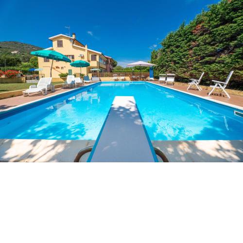 Villa Mimosa con Piscina - Goelba