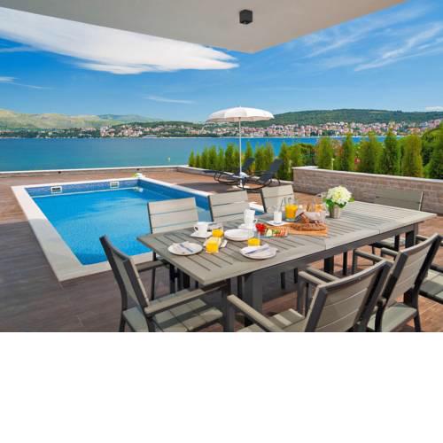 Villa More