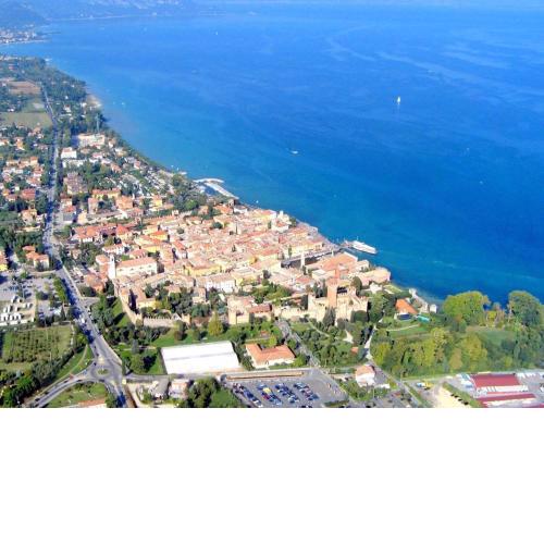 Villa near the historic center of Lazise and Lake Garda