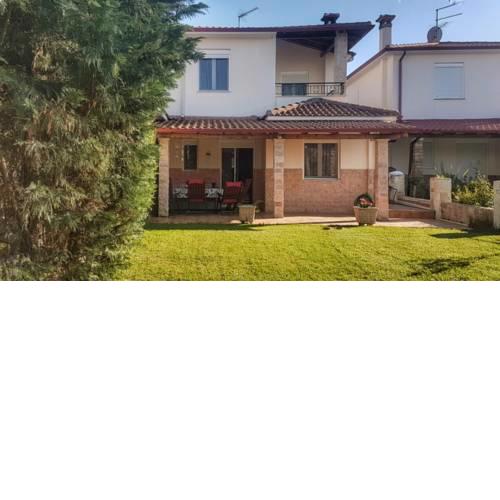 Villa Nefeli, Pefkochori