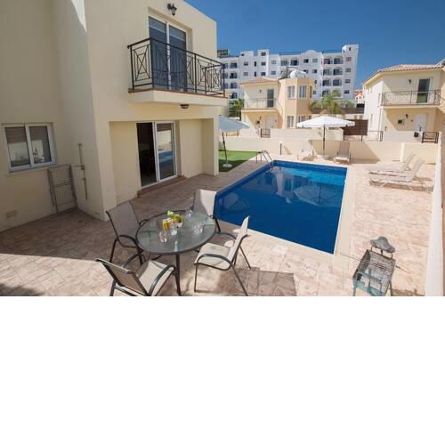Villa Nelopis Dyo - Lovely 3 Bedroom Pernera Villa with Pool - Walking Distance to Amenities