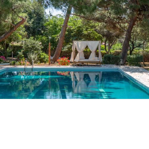 Villa Oasis with private pool and garden in Lagonisi