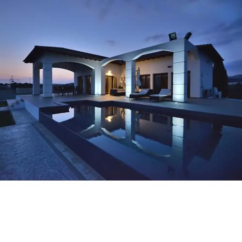 Villa Olivo Maroni