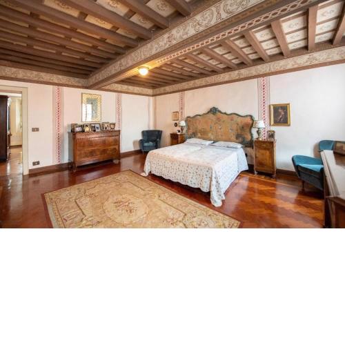 Villa Ottocentesca immersa nel verde