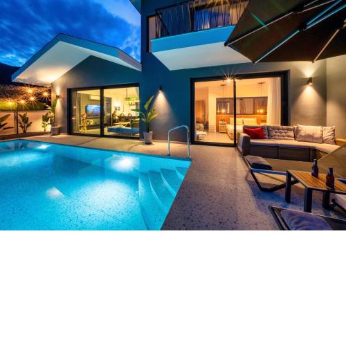 Villa Oxy Private Pools & Seaview & Indoor Pool