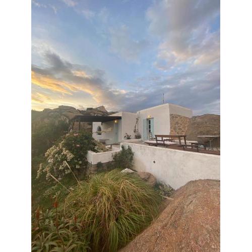 Villa Paraga Rocks