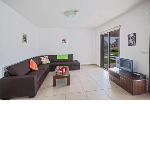 Villa Petreris Enas - Stunning 3 Bedroom Ayia Napa Villa with Pool - Short walk to Nissi Avenue