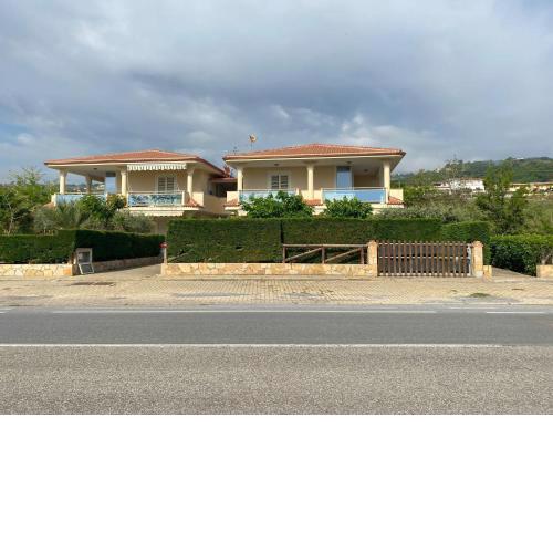 Villa Pietra Rossa/Diamante (200 metri dal mare)