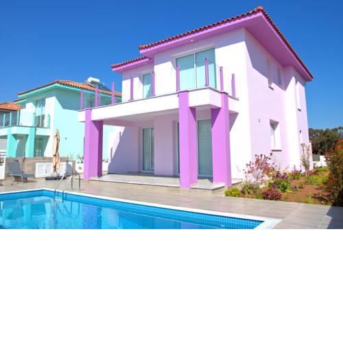 Villa Pink near beach with swimming pool