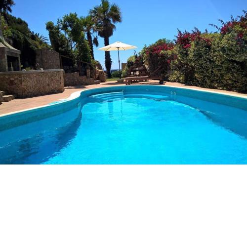 Villa + pool on the beach
