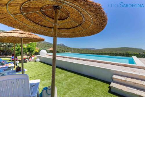 Villa Porto Ferro con piscina e giardino per 4 persone