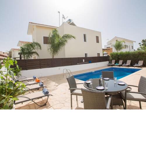 Villa Potamos - Luxury 4 Bedroom Ayia Thekla Villa with Private Pool - Close to Amenities