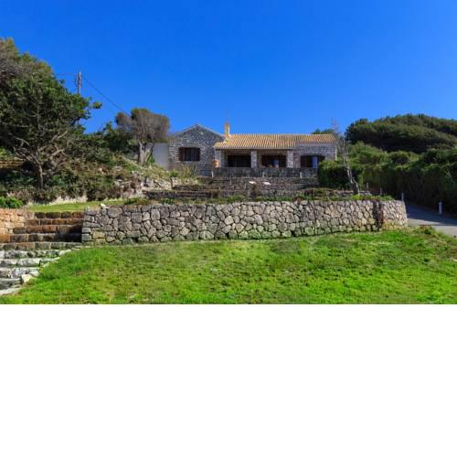 Villa Quietude, beach front villa with a pool