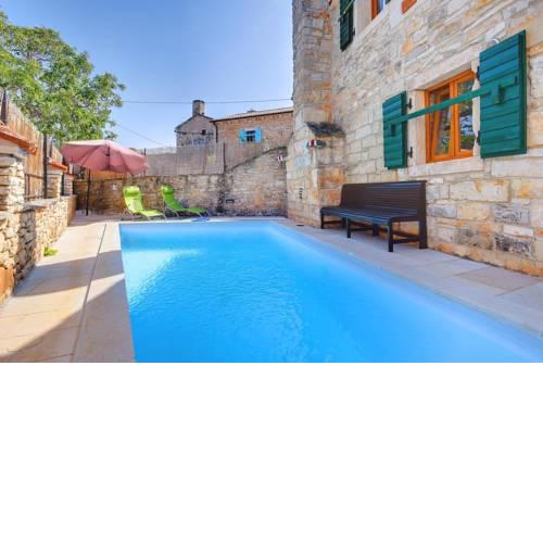 Villa Raul