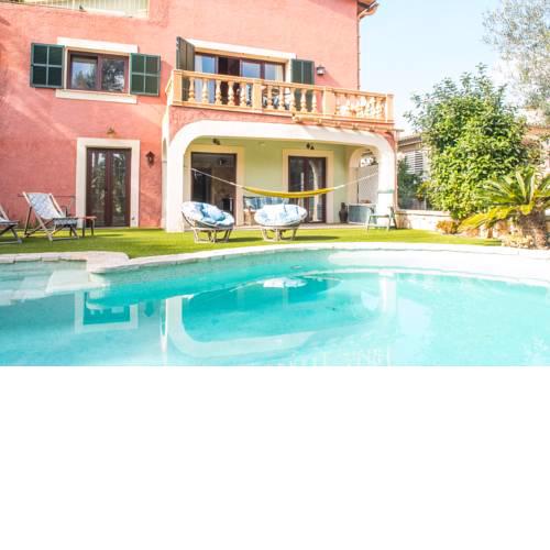 Villa REFUGI - ideal for family or friends with pool and games room