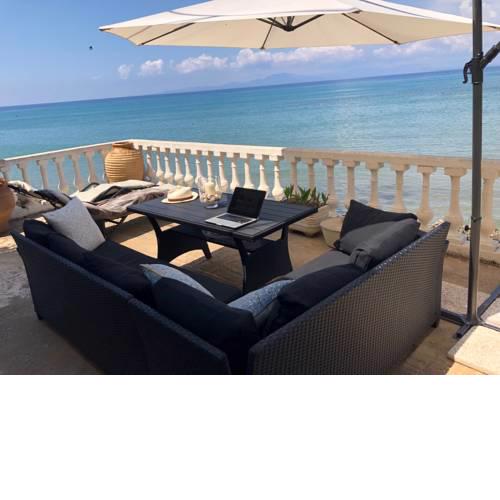 Villa Rena In Front of the Sea