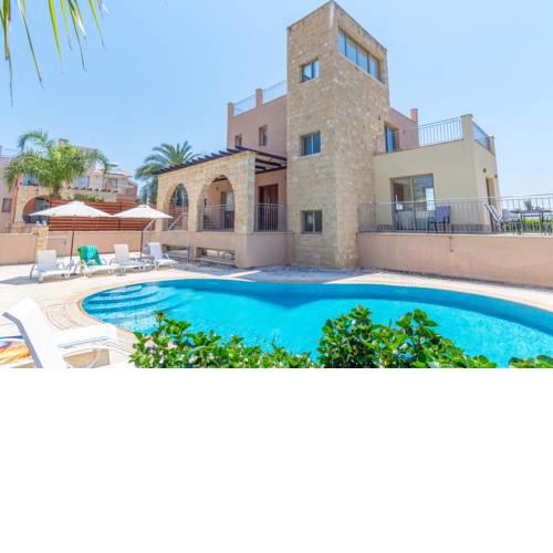 Villa Rhea- Sandy Beach