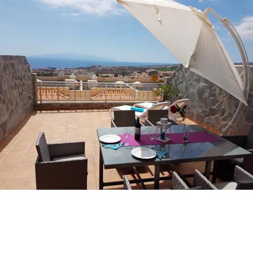 Villa Roque del Conde 2 with fantastic sea views, 2 terraces, pool, Wifi, SAT-TV, dishwasher