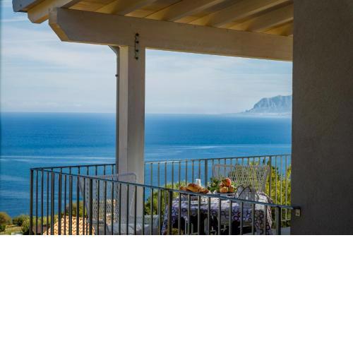 Villa Rosaria 2 Km from the RIserva Natural of the Zingaro