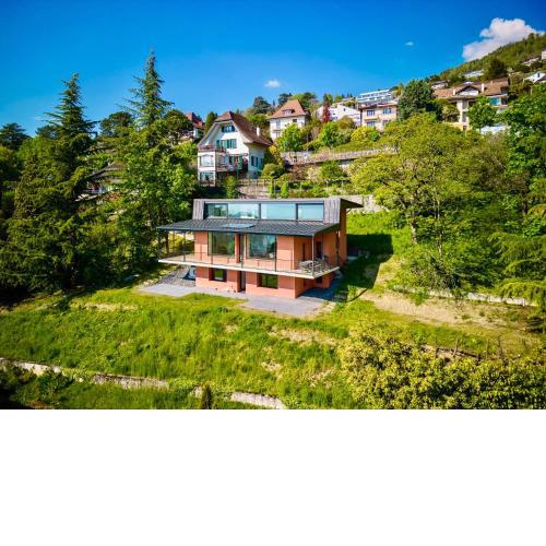 Villa Rose in the center of Montreux by GuestLee