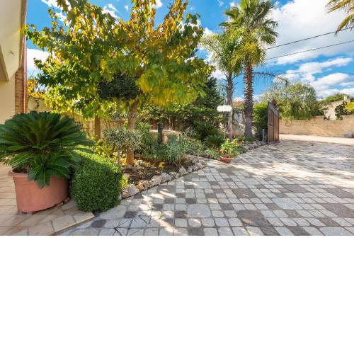 Villa Rosy by BarbarHouse