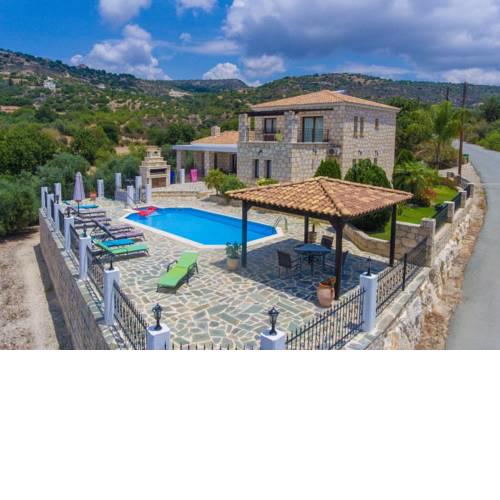 Villa Serena Peristeronas