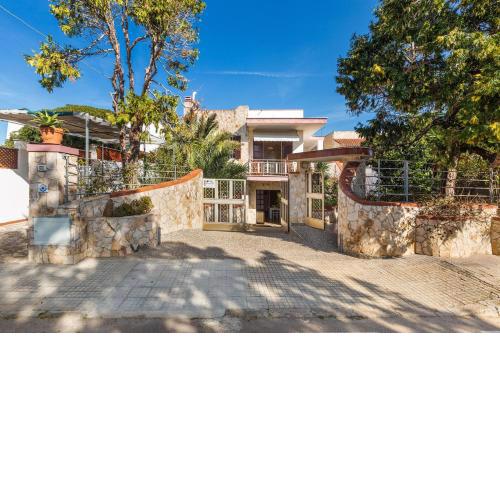 Villa Serene' by BarbarHouse