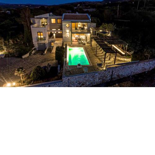 Villa Serenity - With Private Heated Pool