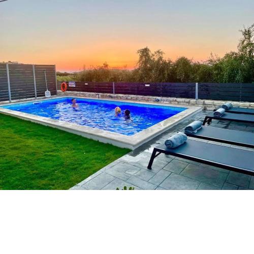Villa Sheila with private pool