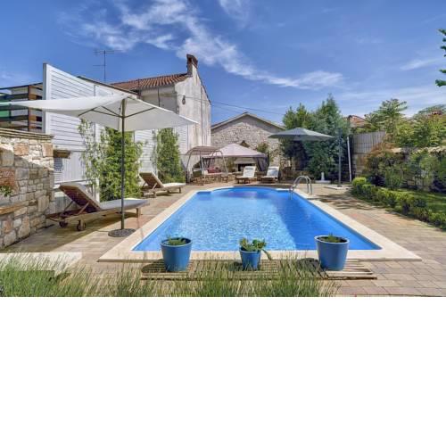 Villa Shirin