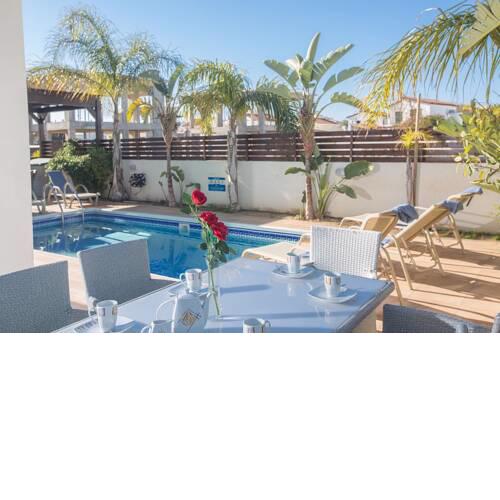Villa Sidonos - Modern 3 Bedroom Villa with Private Pool - Walking Distance to the Beach
