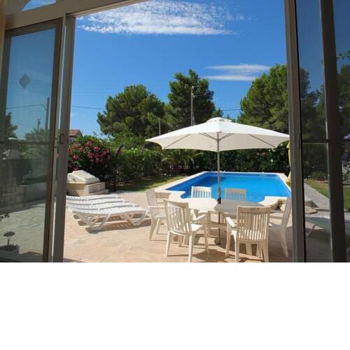 Villa Sierra with air-conditioning & large 10m x 5m private swimming pool