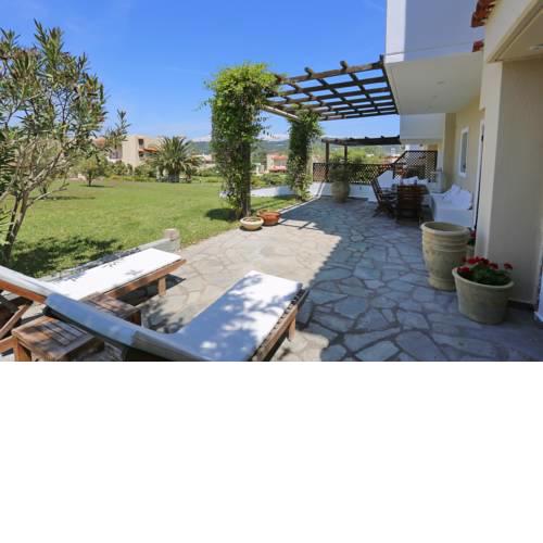 Villa Sogni - 100m To The Sea, Large Gardens, BBQ