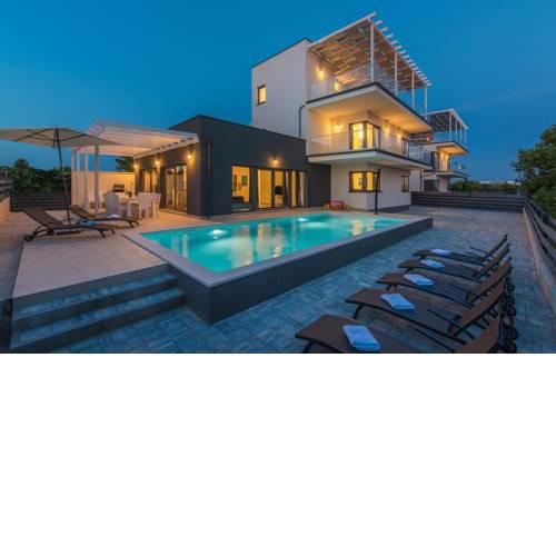 Villa SOLE holiday home