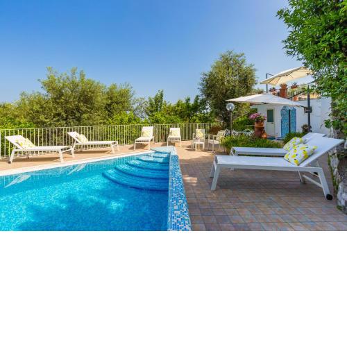 Villa Sorrento Flats