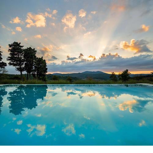 Villa Storica in Esclusiva con piscina