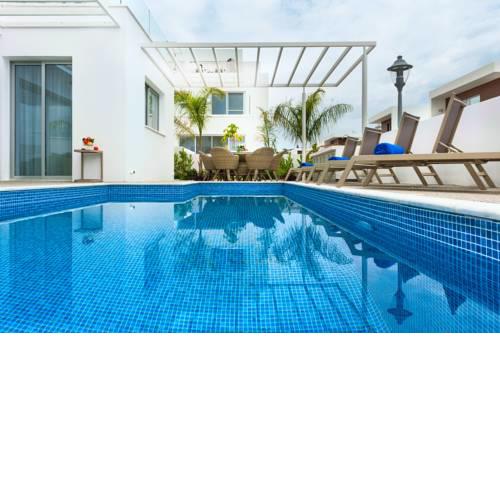 Villa Sunday