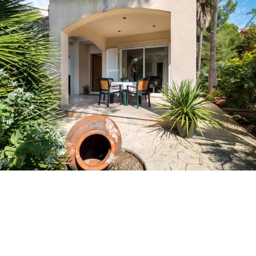 Villa Tamarells with garden next to Alcudia Beach