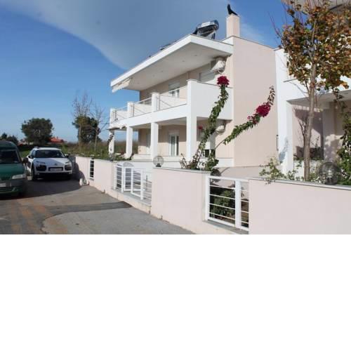 VILLA VARVAKIS